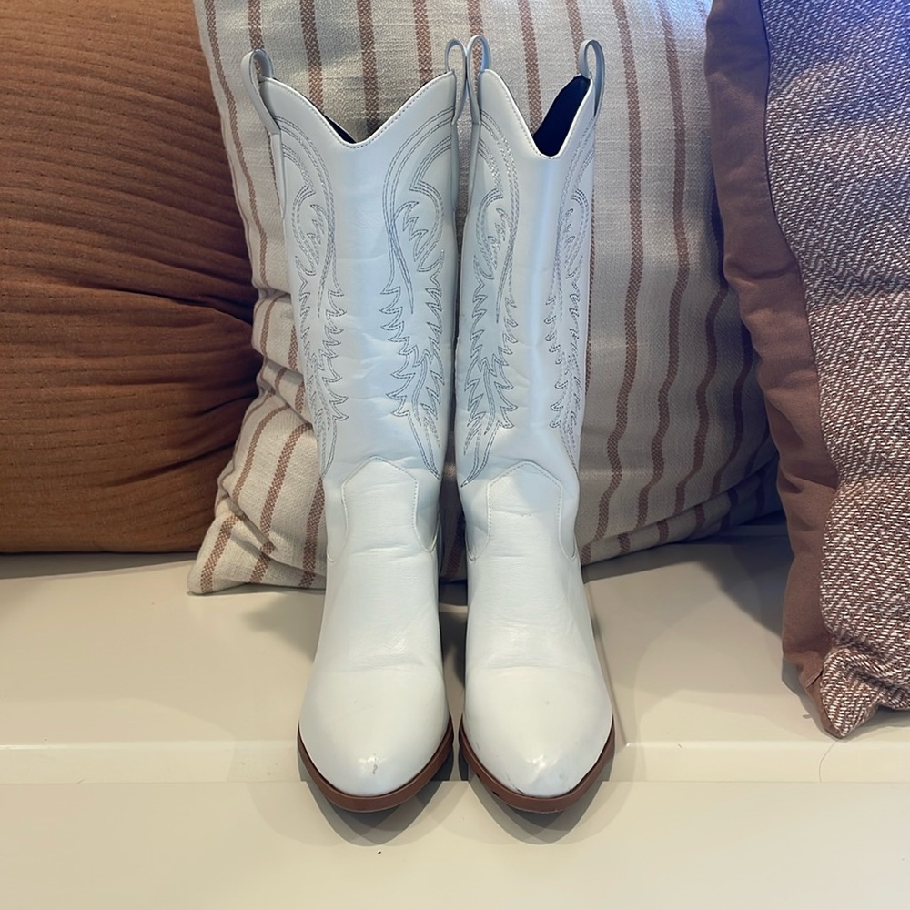 Women’s White Cowgirl boots